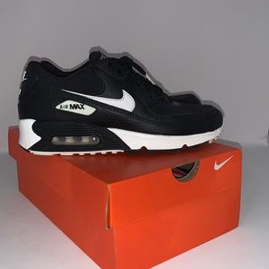 Nike women’s air max 90